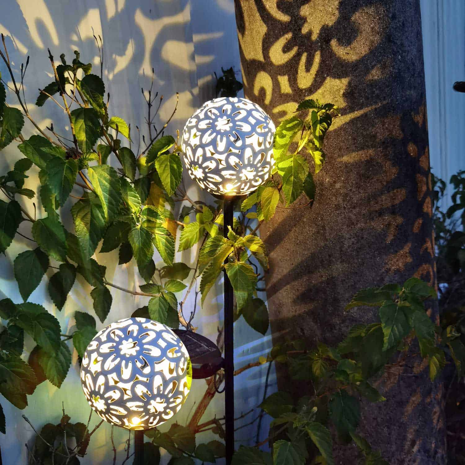 Solar Light Stake "White Flower Ball"